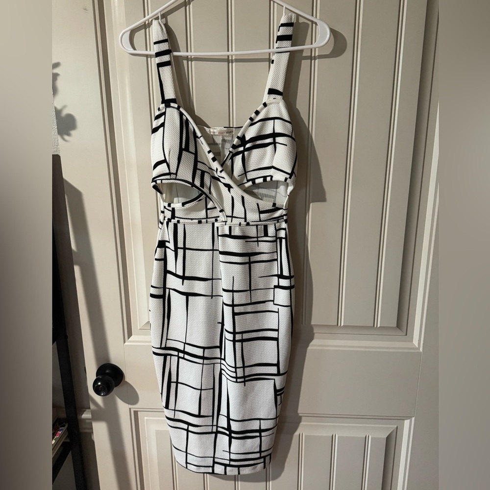 2/for $20 🪩 A’GACI Women’s Bodycon Abstract Cut-Out V-Neck Dress (Size Medium) - Picture 3 of 8